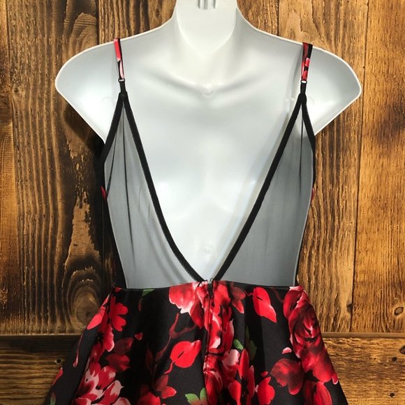 B. Smart - Floral Print Mini Homecoming Dress - 3 - Picture 6 of 11